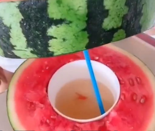 被熊孩子“逼出来”的高智商家长，为哄孩子吃