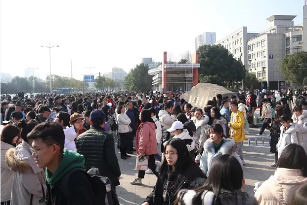 省统考和艺术类大学的校考哪个更重要?校考对于艺考生的优势有?