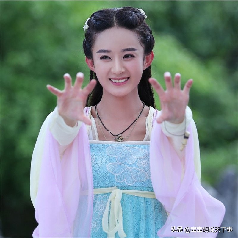 赵丽颖为证自己腿长，穿上丝袜靴，但效果实在令人唏嘘