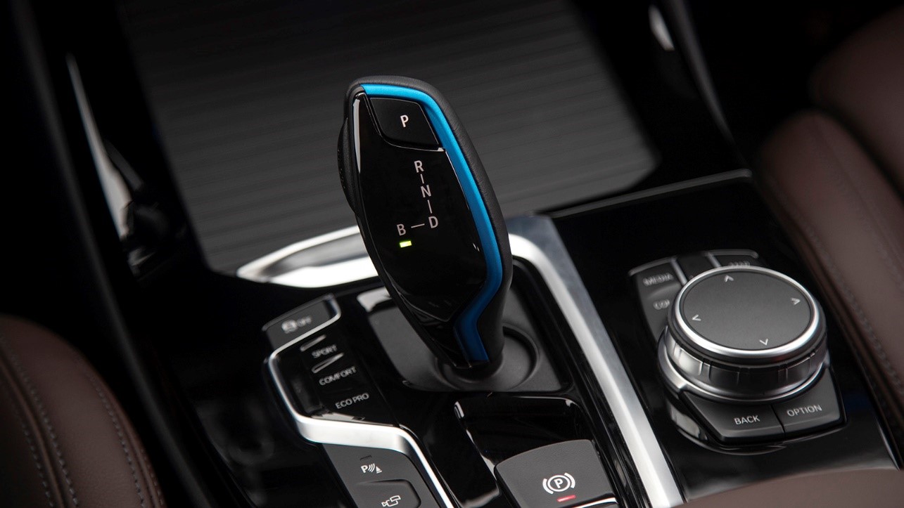 创新技术保持“满电”，与创新纯电动BMW iX3共赴盛夏之约