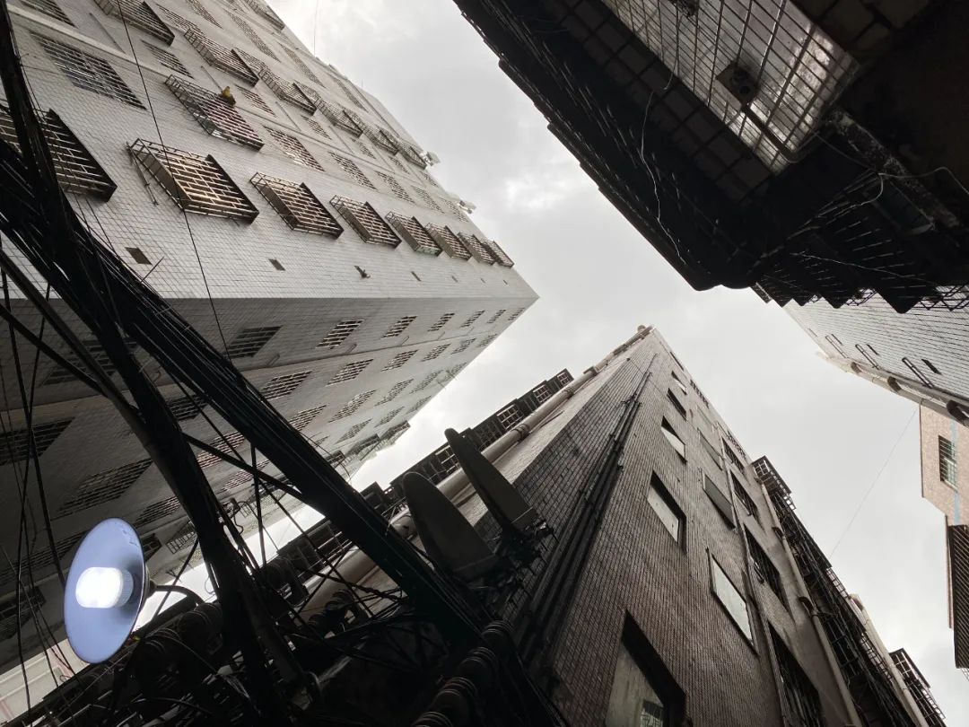 江西小伙把深圳拍成这样，看得人很不舒服，却