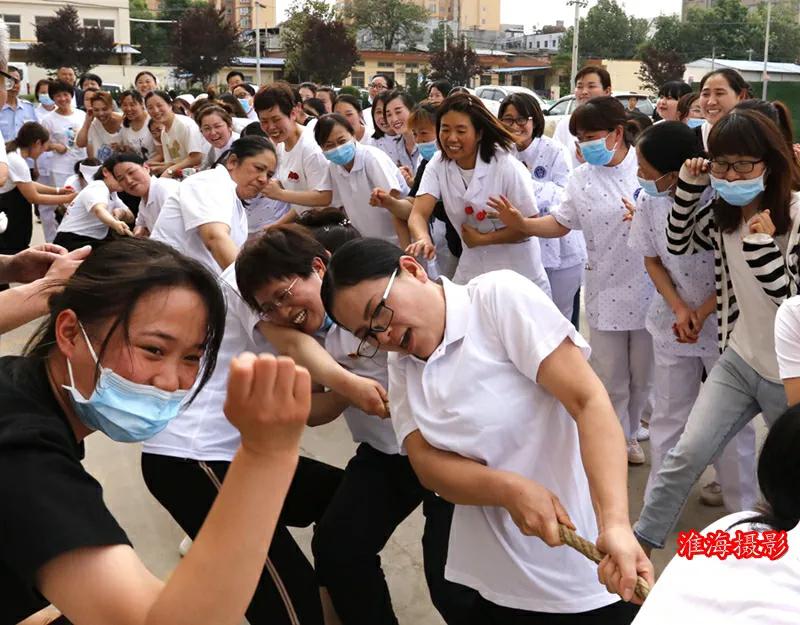 三原县医院庆祝“5.12”国际护士节拔河比赛
