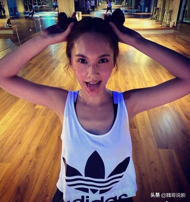 杨丞琳凌晨四点追《乘风破浪的姐姐》，盛赞宁