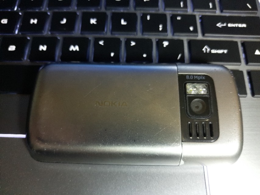 Nokia智能機有史以來很經典的一部手機c6-01