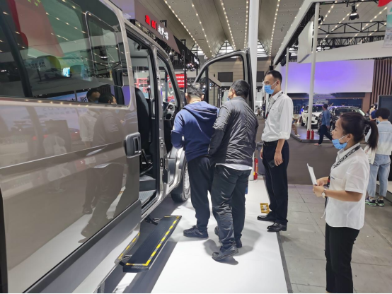 南京依維柯“十一”期間重磅亮相多地車展，持續火爆熱銷