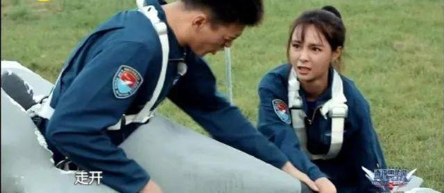 招黑体质逆风翻盘？舞台表演惊艳众人，网友直呼：快成团吧