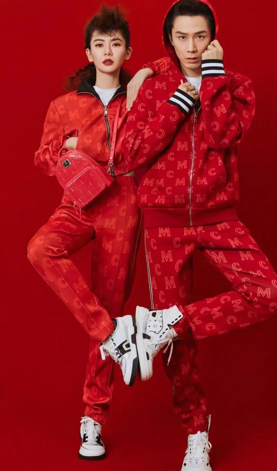 难怪说李承铉管不住戚薇，当她穿上女儿背心，这腰我承认我羡慕了