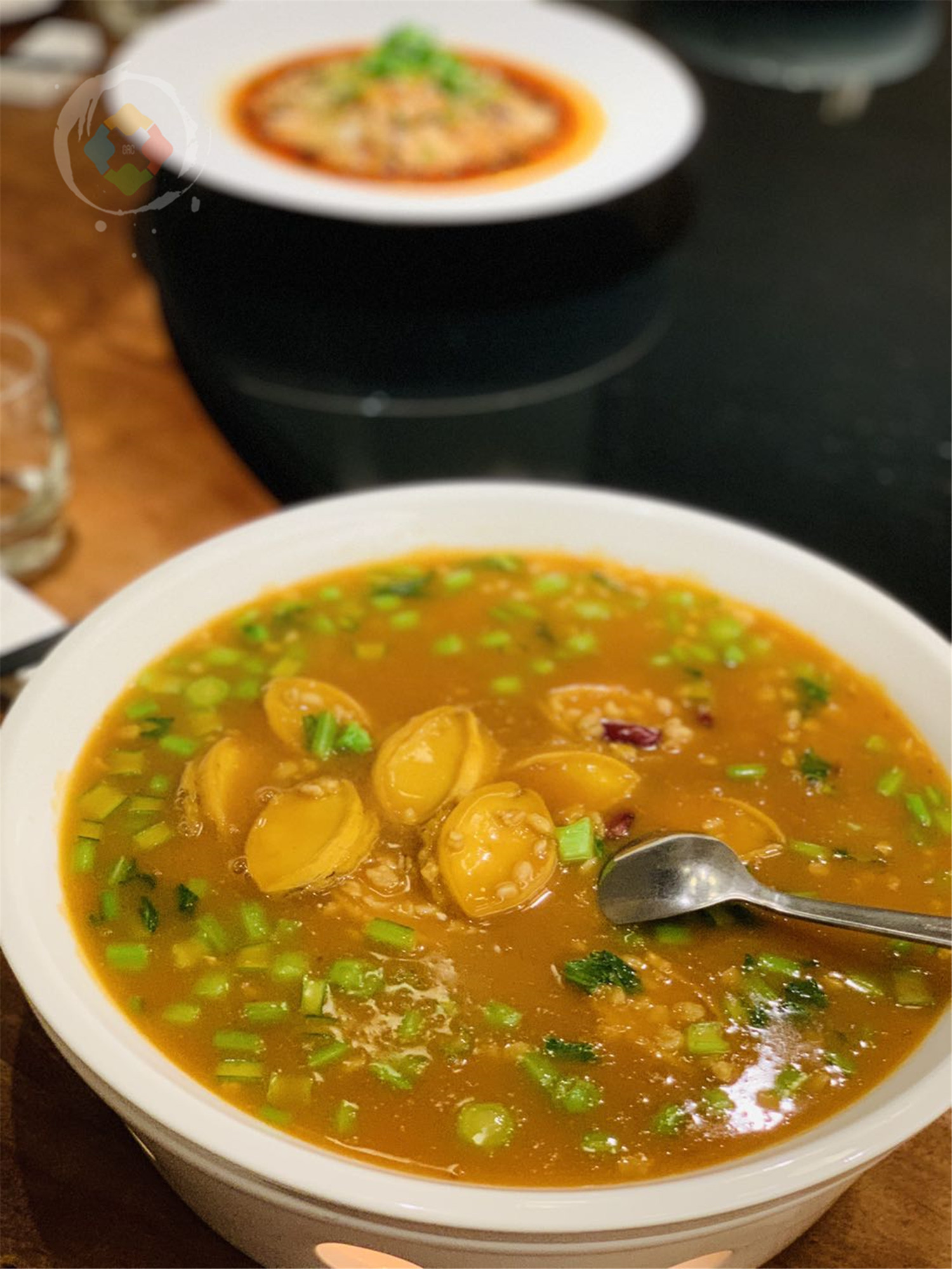 揭示餐桌文化，重庆人吃饭点的第一道菜是什么？口水鸡当之无愧