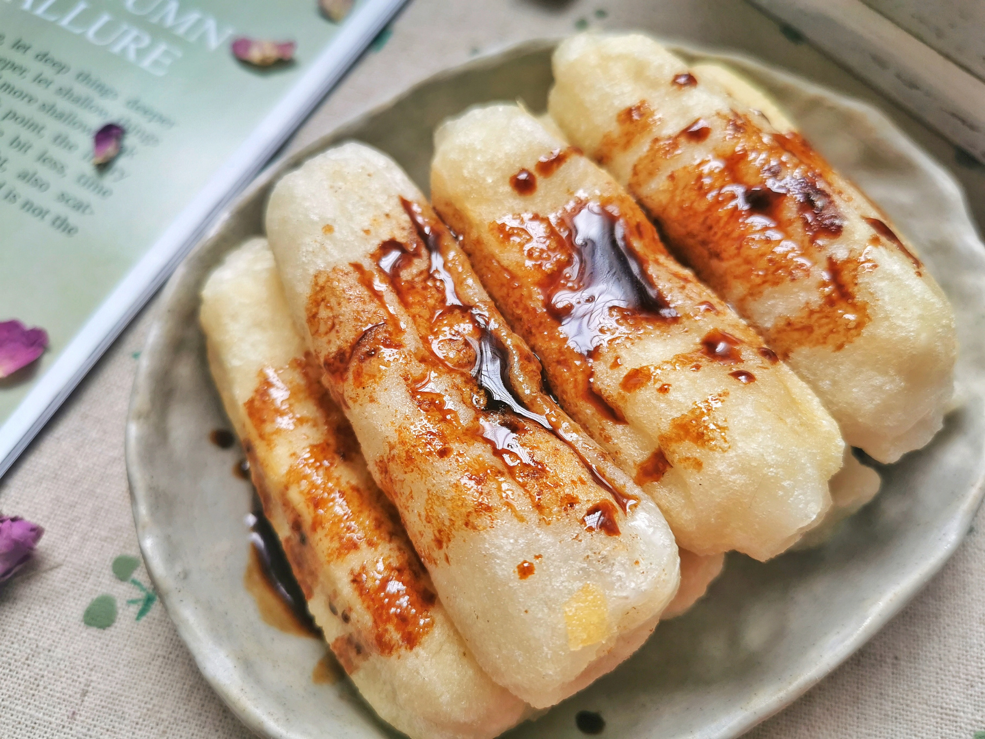 家裡有糯米粉的，試試做手工糍粑，淋上紅糖汁，比火鍋店的都好吃