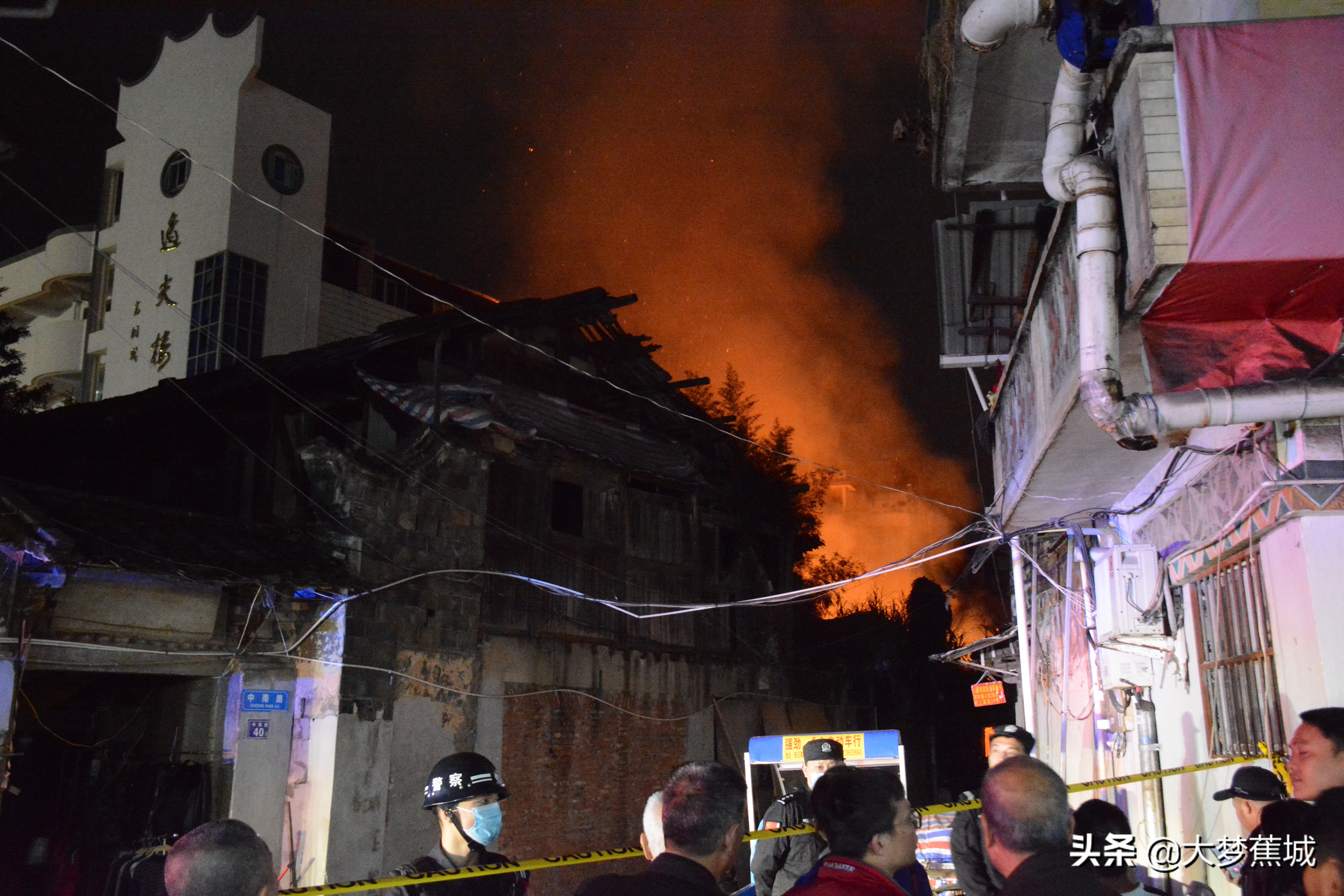 蕉南街道一处民房发生火灾暂无人员伤亡