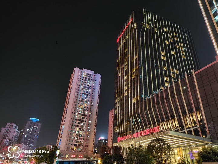 旗舰大乱斗：华为、苹果、小米、OPPO、vivo、一加、魅族巅峰对决