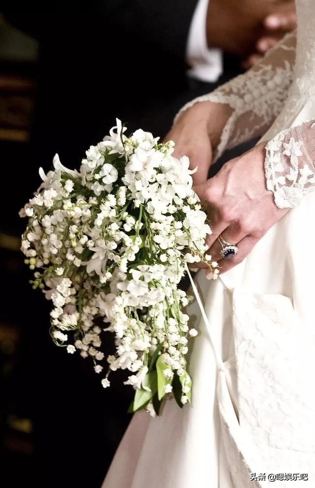 英皇室公主 王妃们的婚礼手捧花，盾形花束，经典大瀑布式