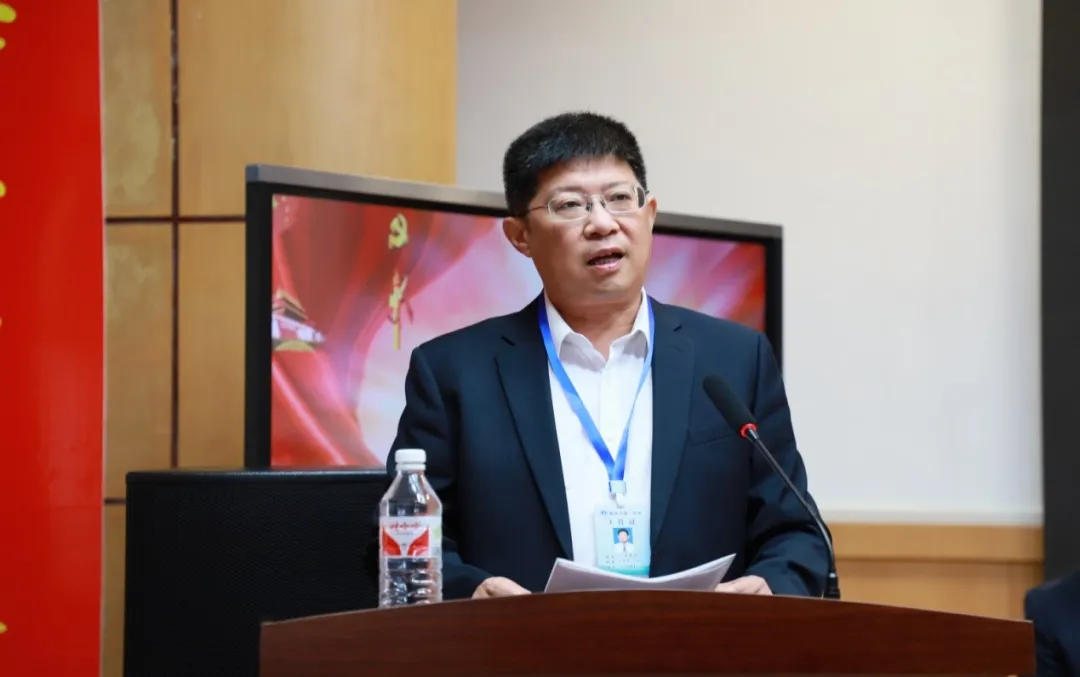 鹤岗市第三中学让实干者实惠实现三中走向复兴发展目标