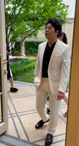 郎朗吉娜疑购北京1.8亿别墅，装修奢华富丽堂皇，数十人陪同看房