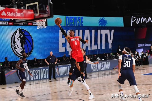 红队阵容劣势太大，哈登每场超神才能确保胜利