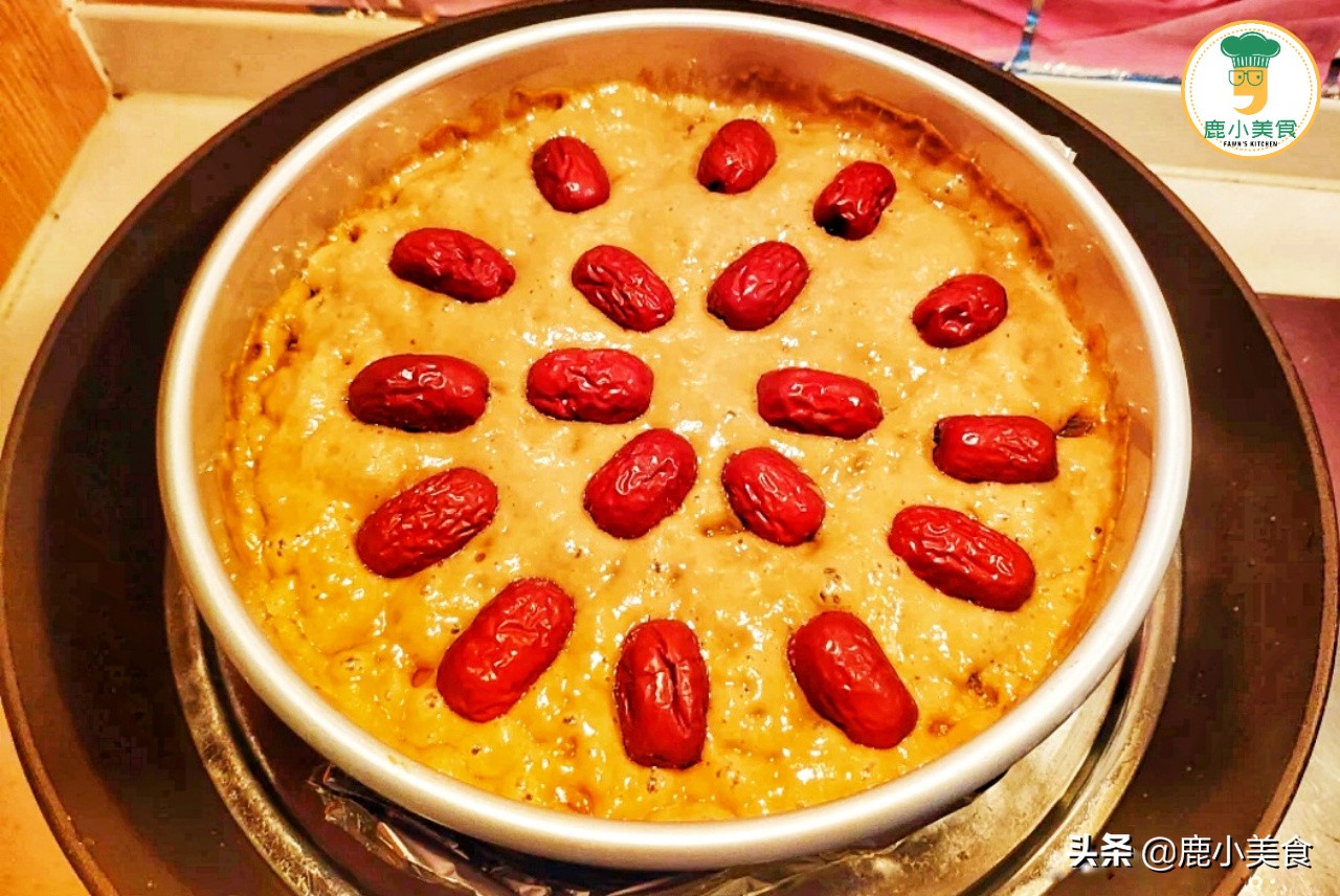 鬆軟香甜的紅糖發糕，不用揉麵，比饅頭還簡單，孩子隔天吵著要吃