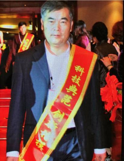 访上海久鼎绿化混凝土公司董事长李仁