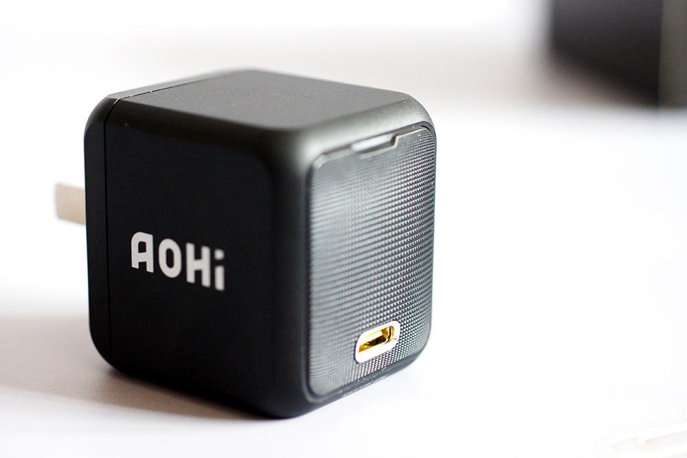 體積超小，還能給筆記本充電！Aohi Magcube 65W氮化鎵快充體驗