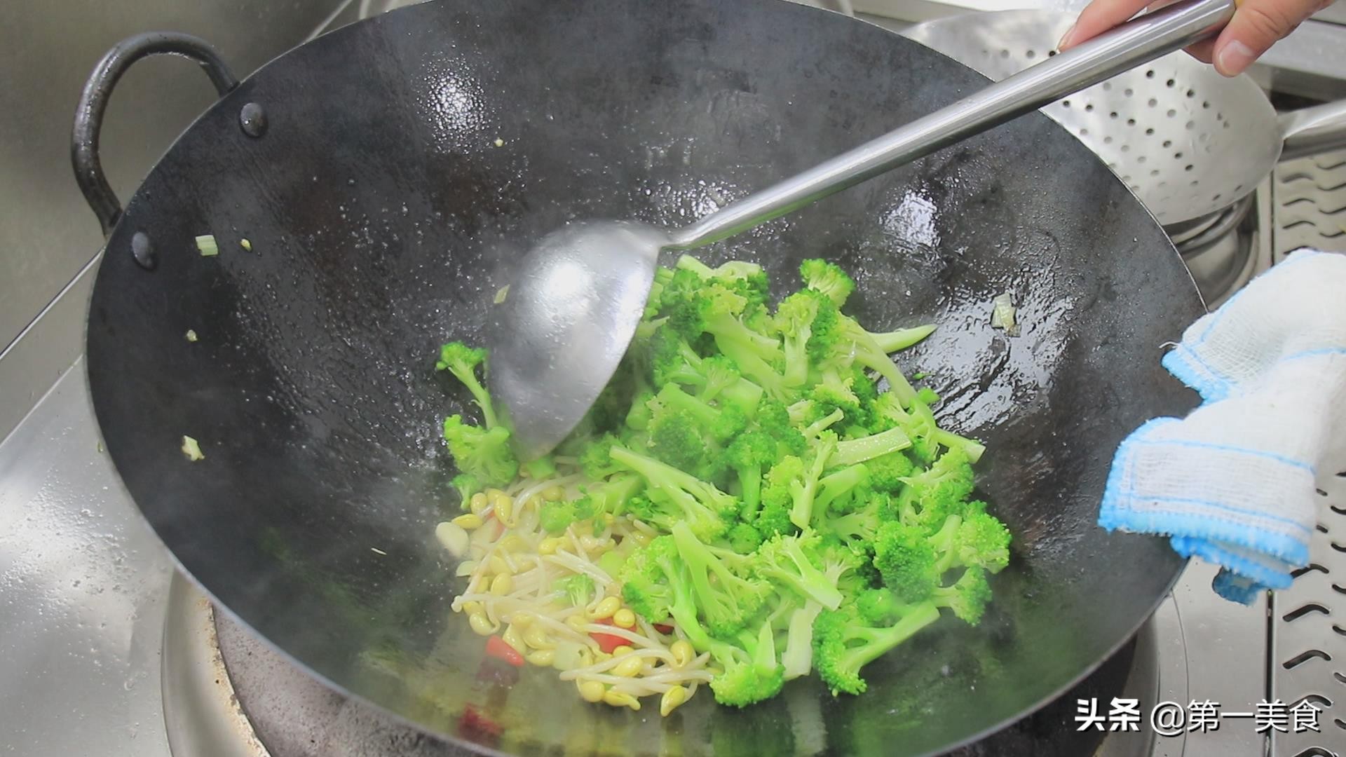 图片[11]-【西蓝花炒豆芽】做法步骤图 厨师长教你正确做法 清脆爽口又-起舞食谱网
