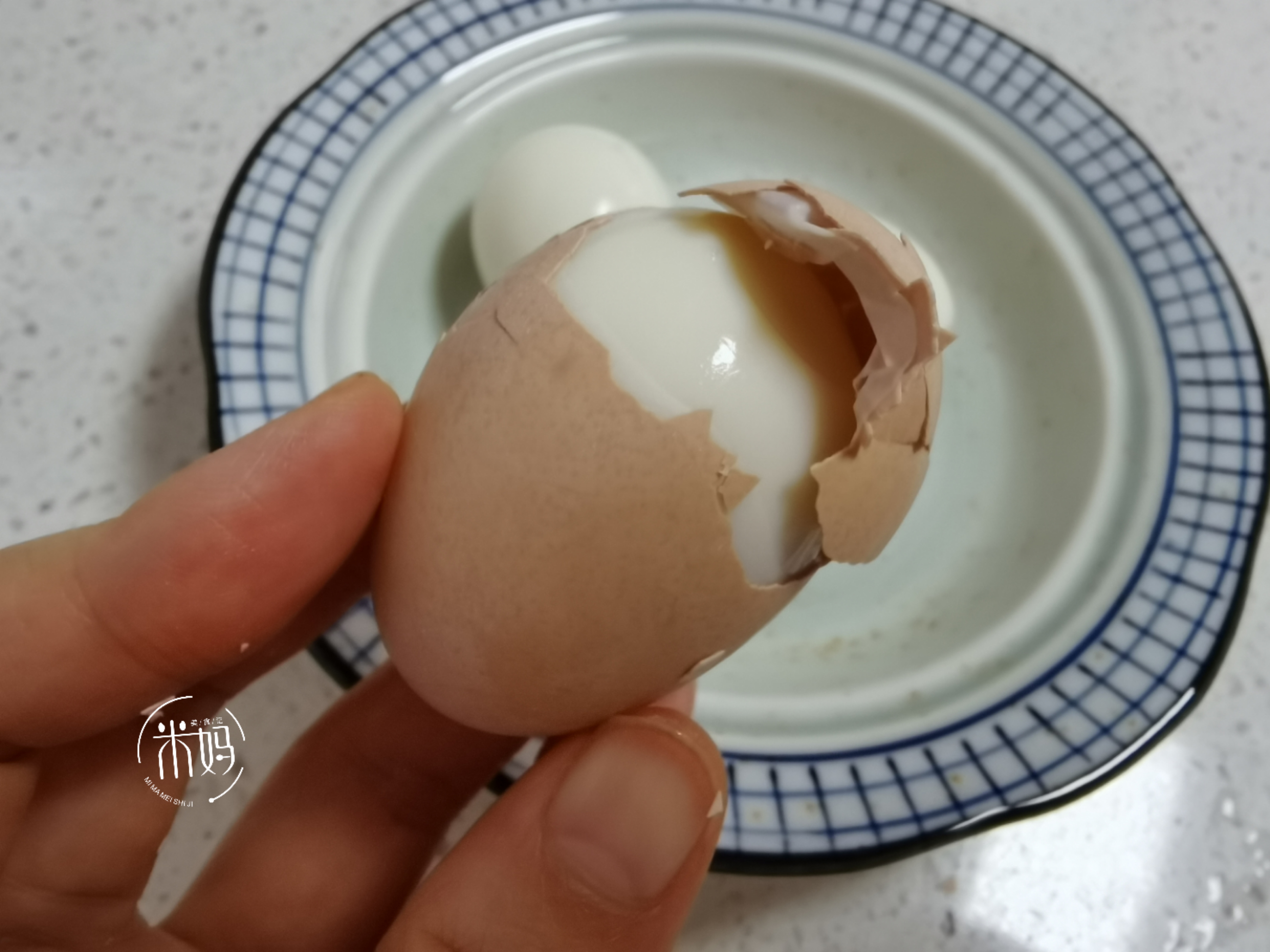 图片[7]-水煮鸡蛋做法步骤图 壳一剥就掉光滑又香嫩-起舞食谱网