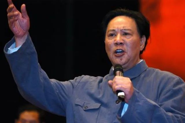 同样是演毛泽东主席，唐国强版与古月版，差别在哪？