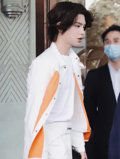 新一季《奔跑吧》开录，新成员帅气亮相，小猎