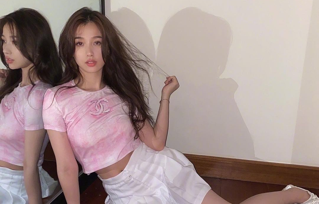 两大女团C位选手遇尴尬，粉丝数落后，淘汰选手