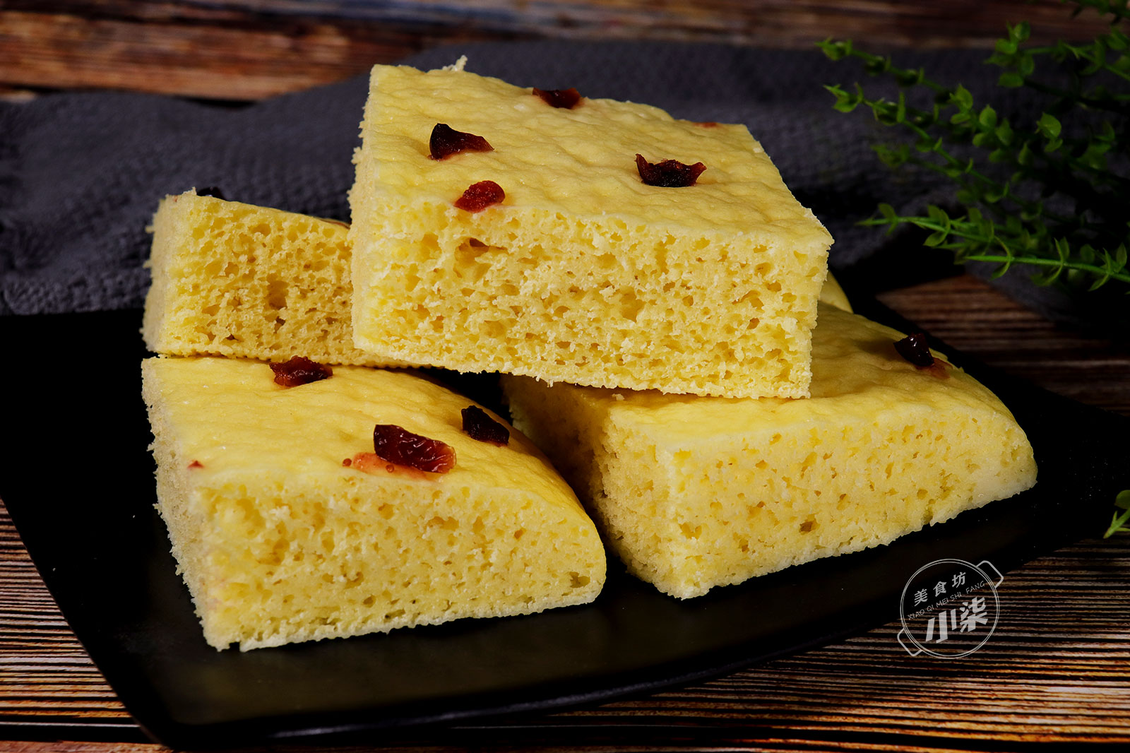 玉米发糕新做法，不发面不醒面，暄软好吃营养高，比馒头还简单