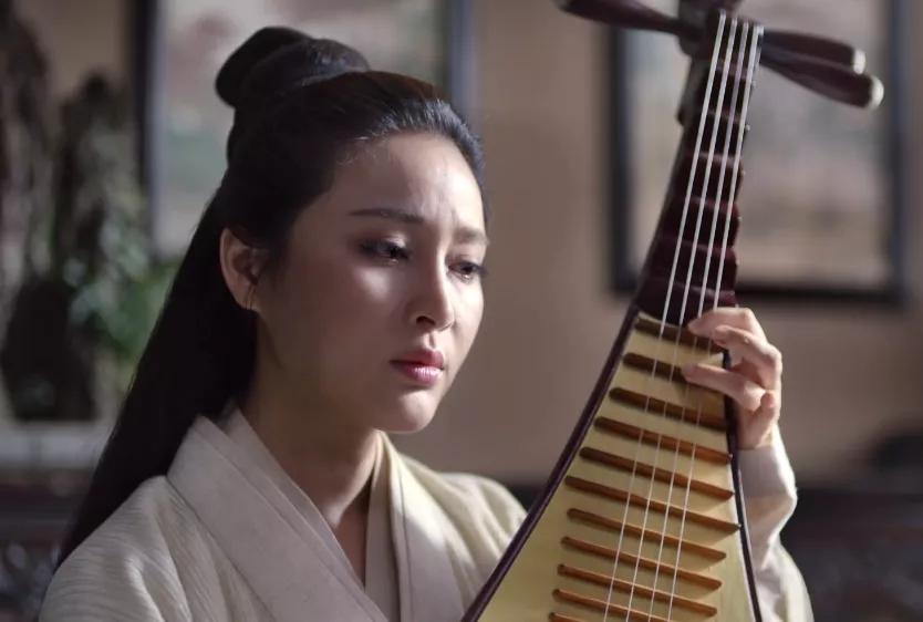 新《鹿鼎记》陈圆圆上线，演员脸肿身材发福，又成历届最差一版