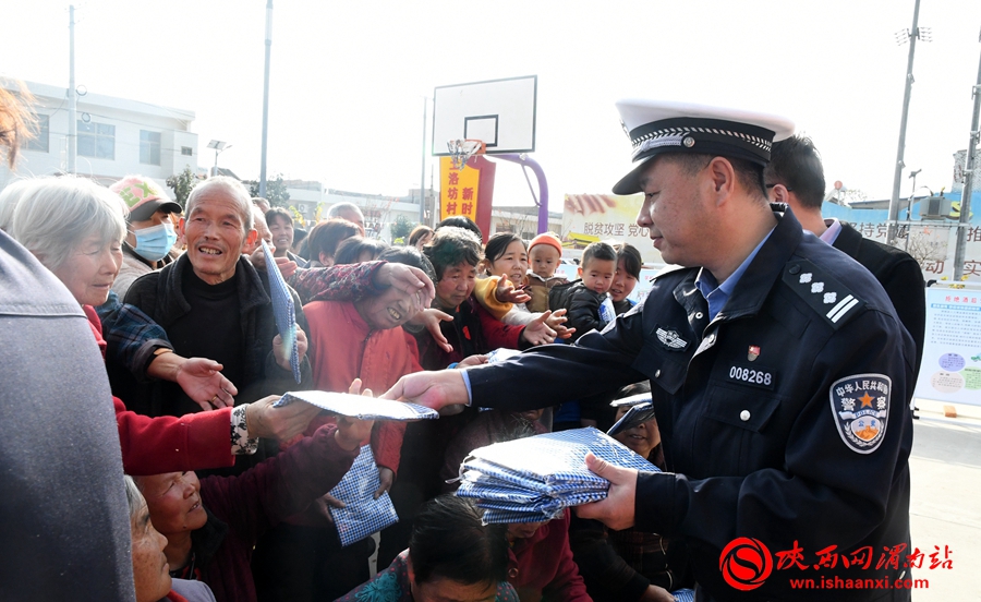渭南市“一盔一带”再推进暨“美丽乡村行”交通安全巡回宣传活动启动仪式在华阴举行