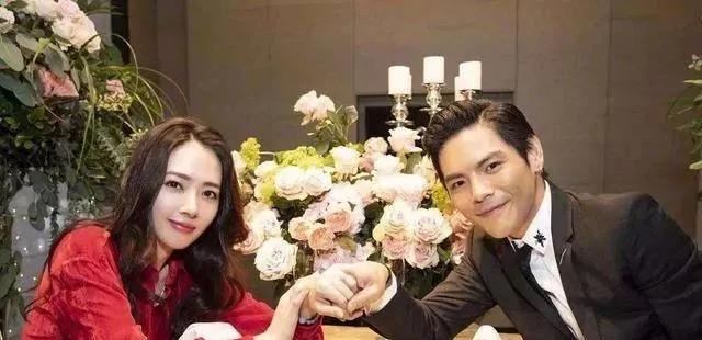 郭碧婷到底是怀没怀？向佐发文称欢迎新成员，向太也回应了