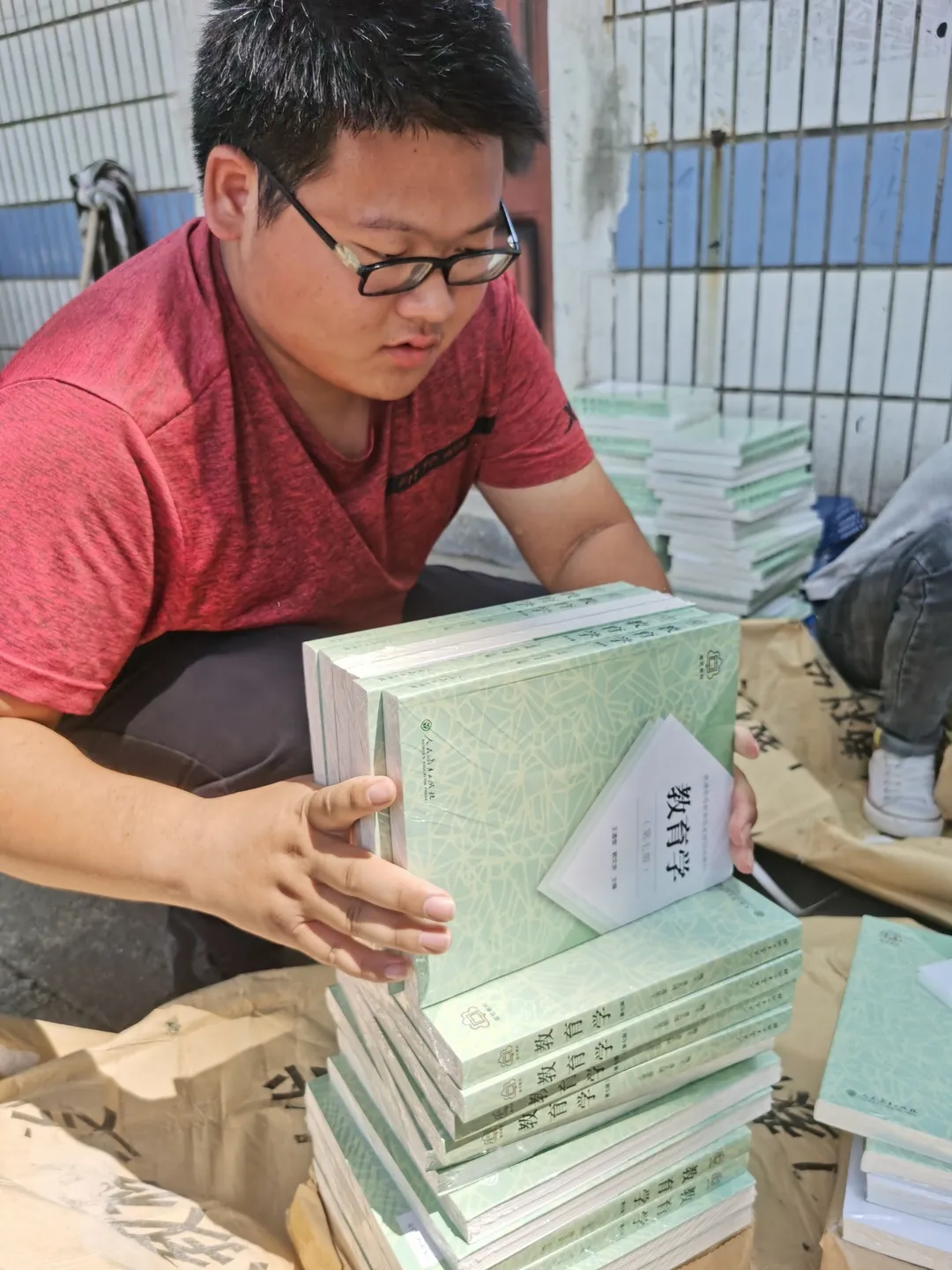 阔别整整8个月，鄂州这所大学开学啦！久盼、重逢、拥抱