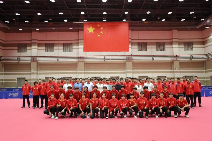 国乒集体再获新荣誉，樊振东许昕陈梦孙颖莎王曼昱被授予劳动奖章