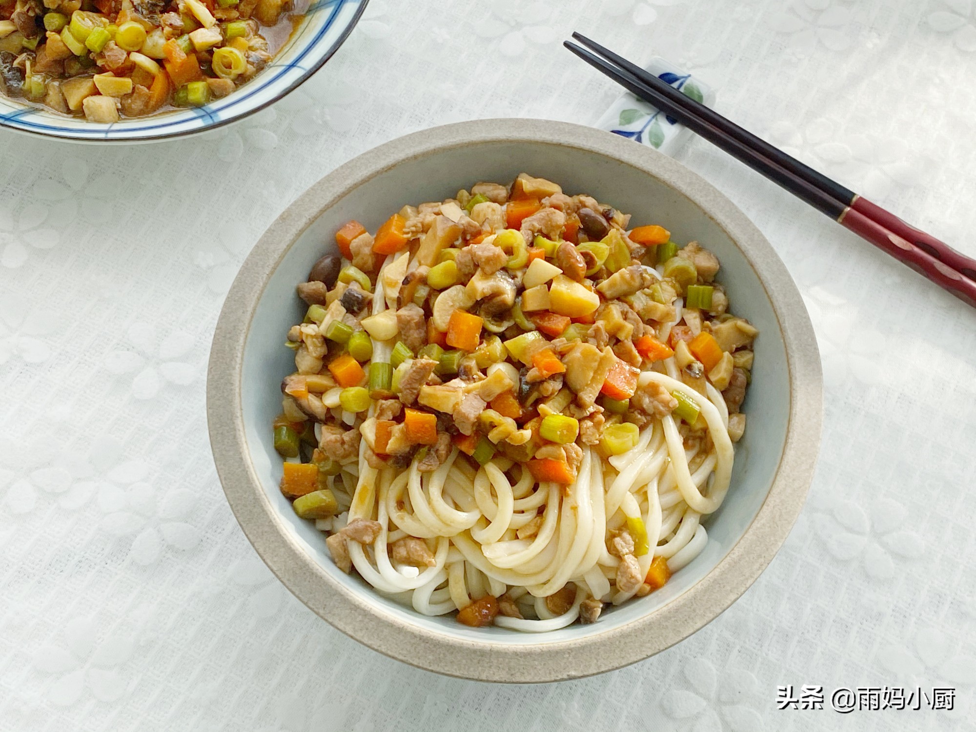 打滷麵怎麼做才好吃？ 分享一道打鹵的家常做法，醬香濃郁吃不膩