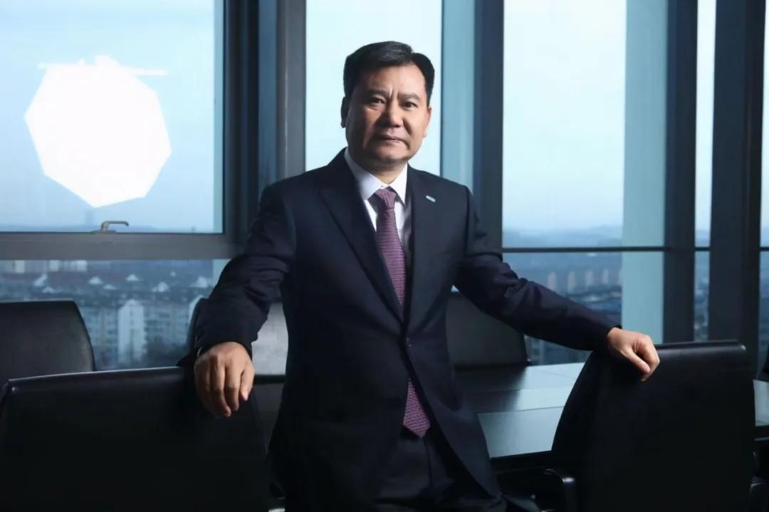 300亿债务压顶，刚刚，张近东等将苏宁控股集团