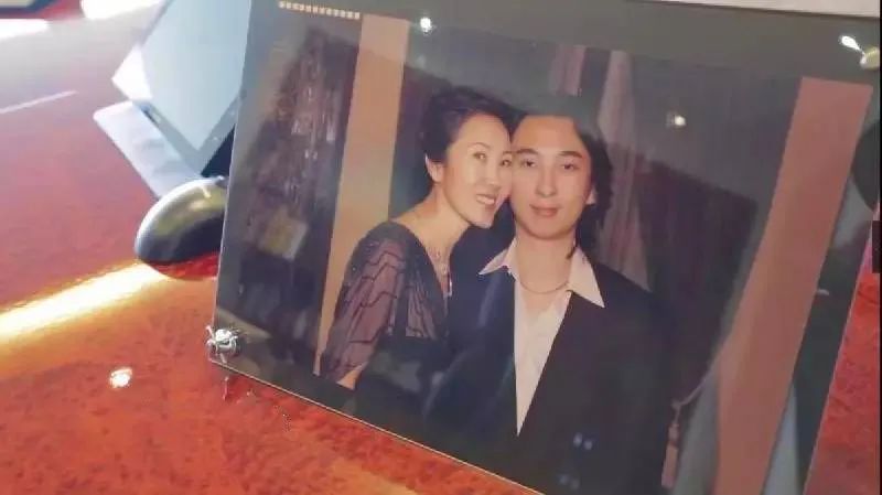 最神秘女强人：帮王健林还2000亿，将王思聪拉出老赖名单