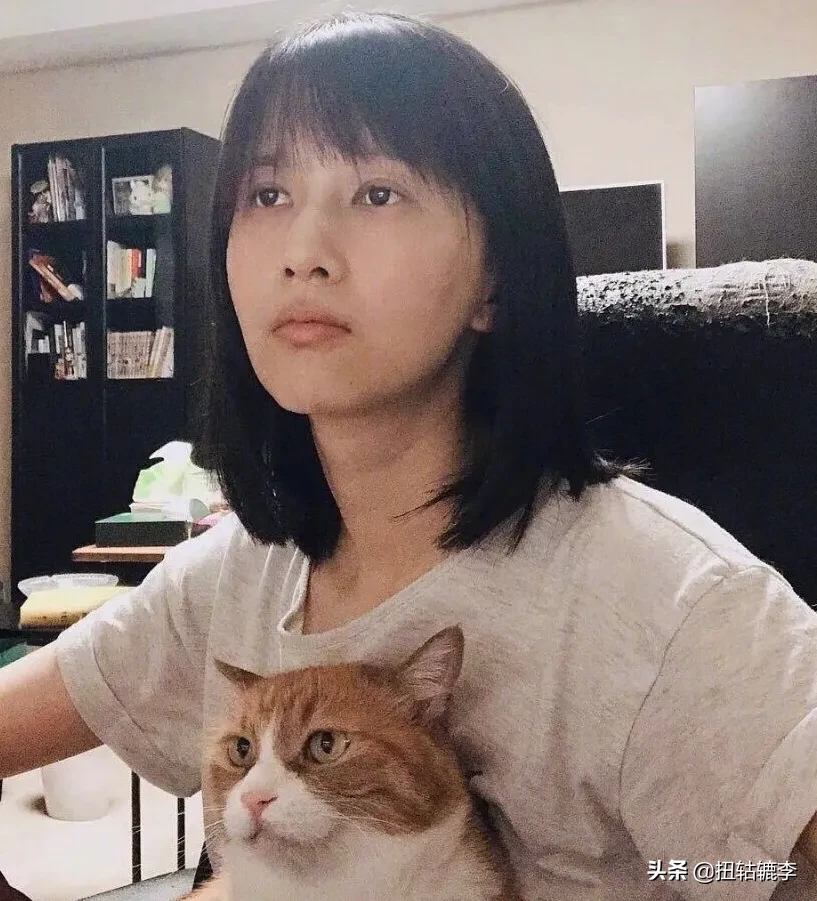 papi酱孩子随父亲姓，独立女性人设崩塌，都是“挑刺狂魔”惹的祸