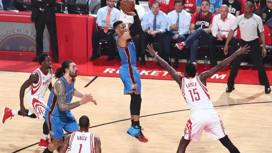 答球迷：NBA历史上有人创造过30 30 20的三双纪录吗？