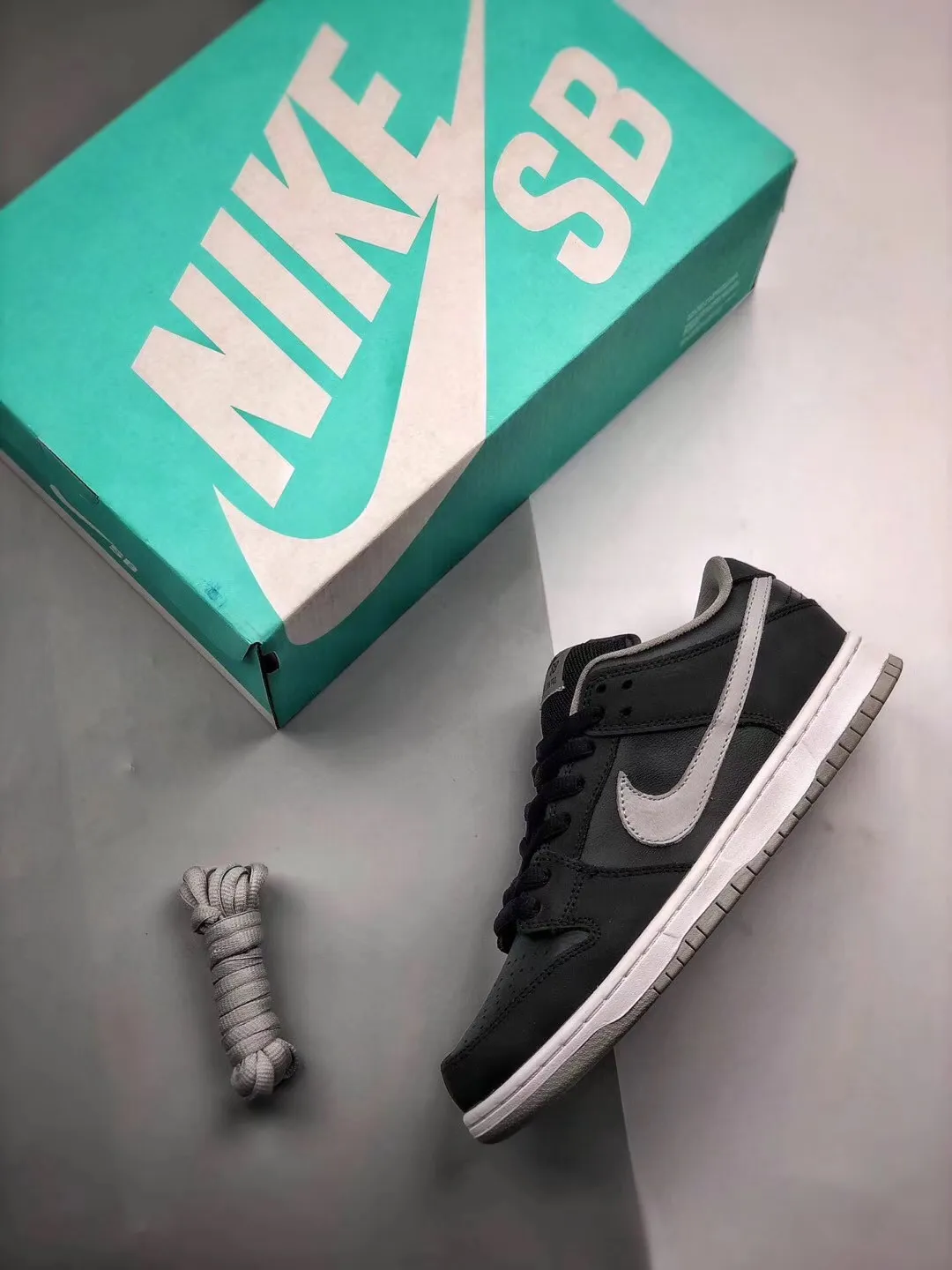 Nike Dunk SB Low影子灰 究竟有什么魅力?