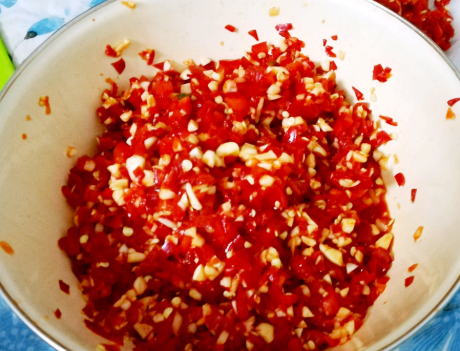 图片[5]-剁辣椒最正宗的做法配方比例详细分享香辣味浓放一年不坏-起舞食谱网