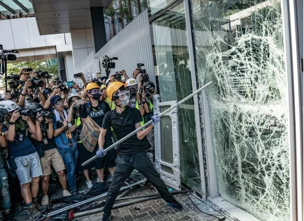 張掛�獨�旗，�港獨�欲捲土重來？