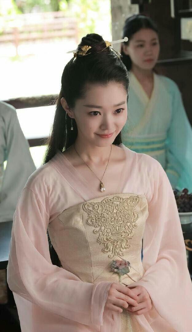 只有《庆余年》的郭麒麟凭什么压番宋轶？还不是靠他爸，没实力