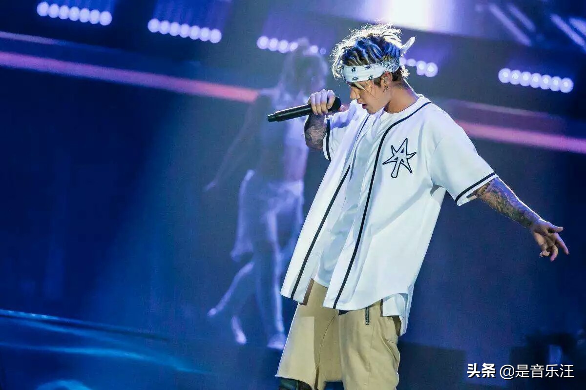 15岁火遍全世界，各种奖项拿到手软，大起大落后