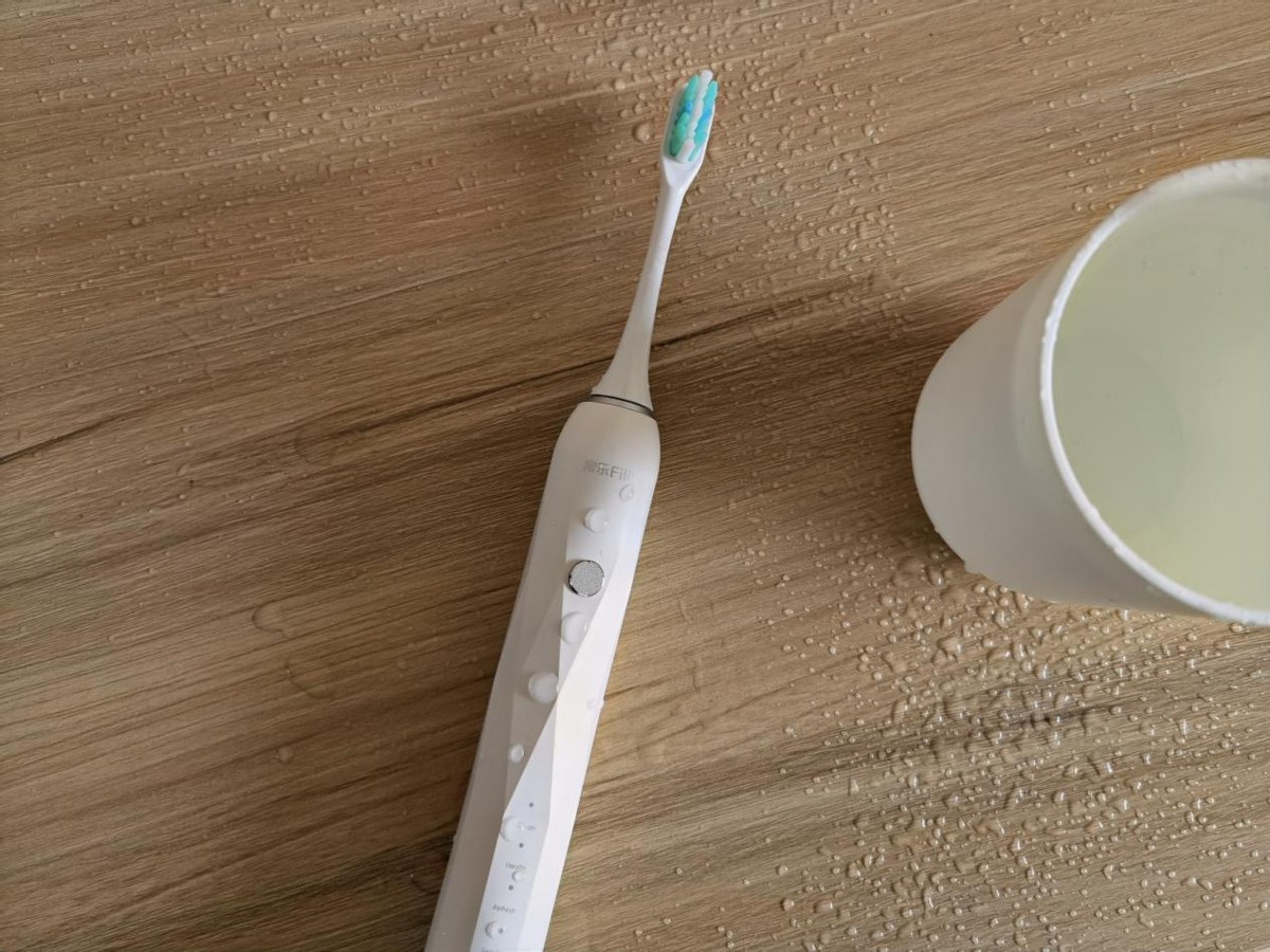 德国磁悬浮马达让洁齿更彻底，扉乐Major电动牙刷体验分享