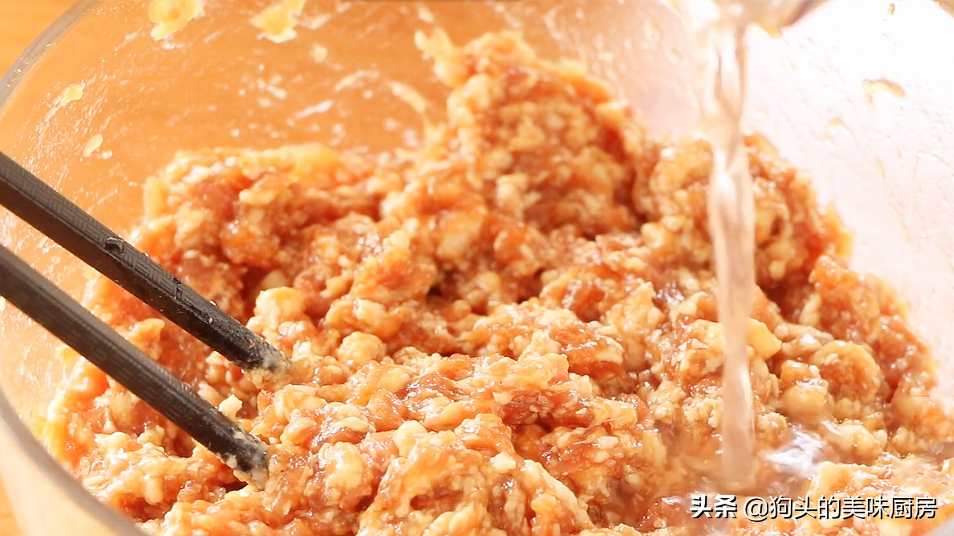 蛋餃用這個方法做，個個圓潤好看，簡單又方便，直接吃燉湯都可以