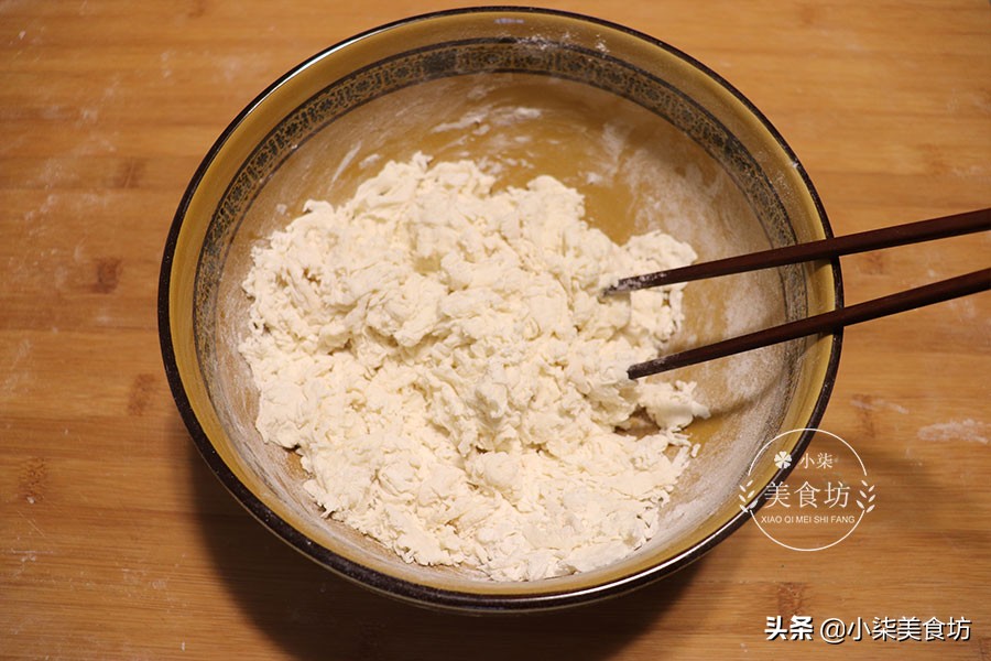 图片[4]-一碗面粉 2把花生米 教你做花生酥烧饼 外酥里软 5分钟就出锅-起舞食谱网