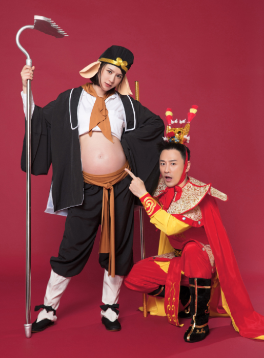 林峯官宣当爹，与张馨月共晒孕肚cos写真，恩爱又诙谐