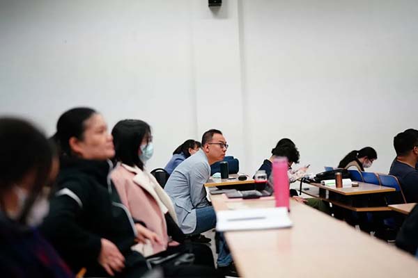 国科大MBA领域大数据系列讲座“AI赋能智慧MALL运营”顺利结束