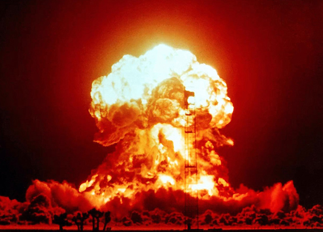 油气井燃烧3年不灭，苏联科学家用核弹灭火，只需23秒