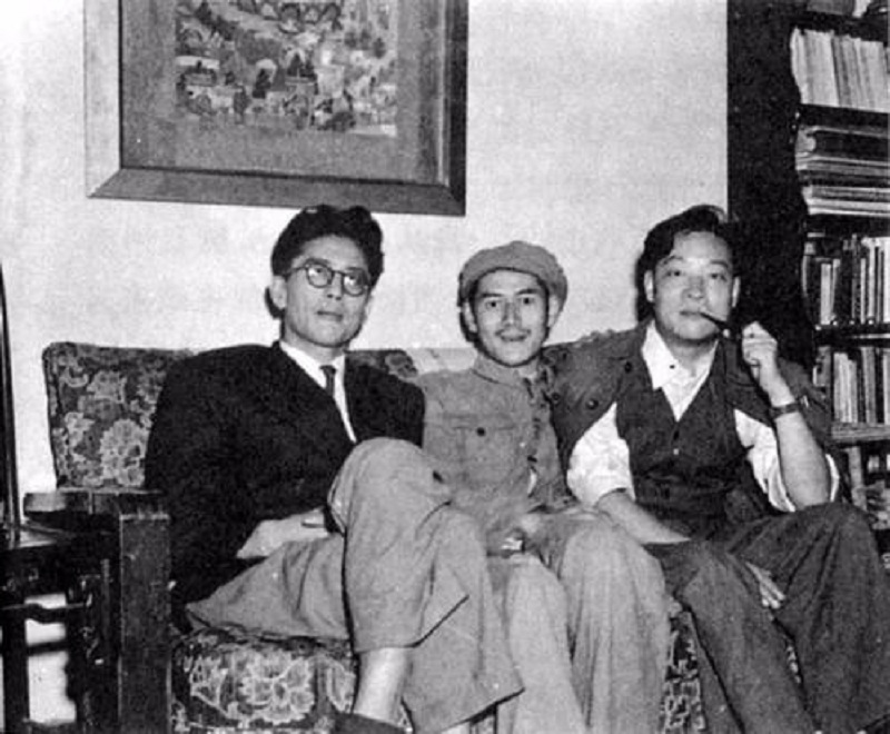 毛泽东：一文能顶两个坦克师，联合国大会上仰天大笑，乔冠华有多强？